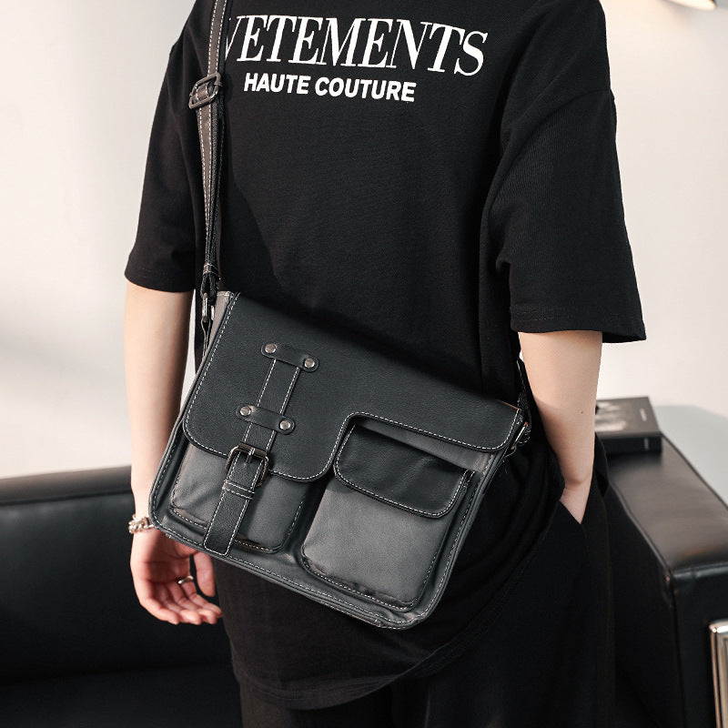 Robust shoulder bag with multiple external pockets Bowlift
