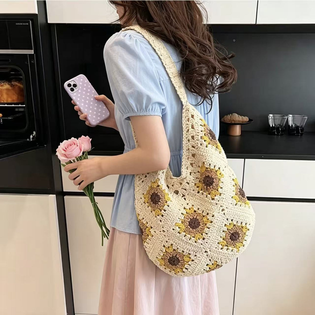 Shoulder bag with unique crochet pattern Bowlift