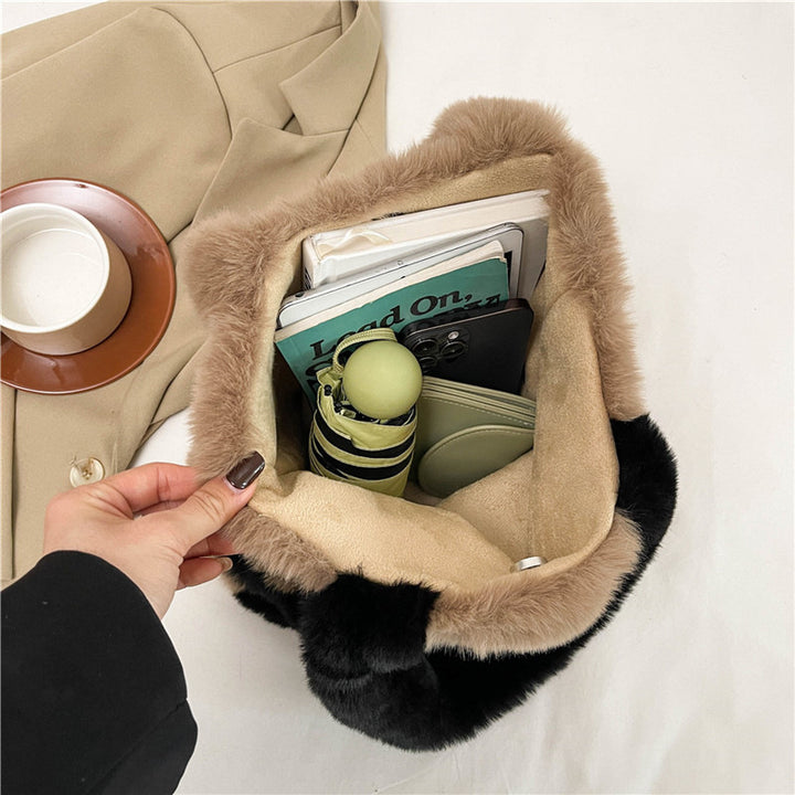 Plush shoulder bag with cat motif Bowlift