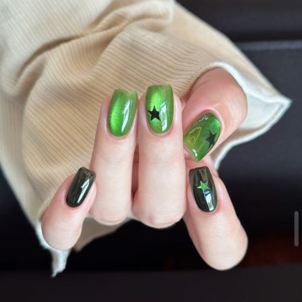 Star-Embellished Nail Art Tips