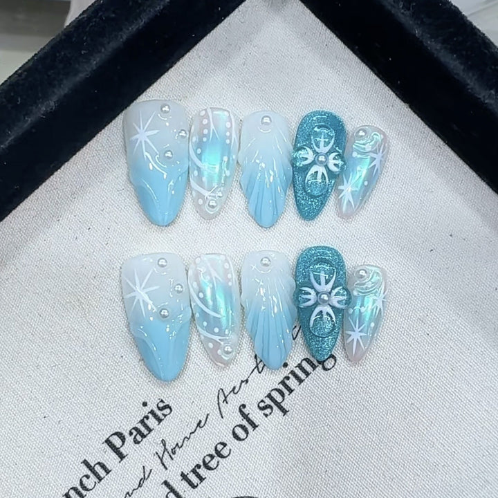 Artistic Winter-Themed Press-On Nail Set Bowlift