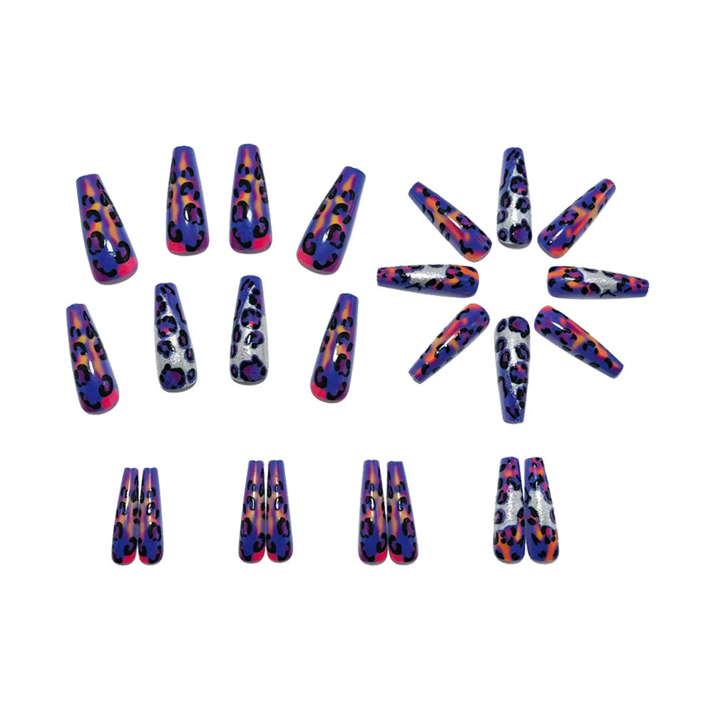 Trendy artificial nails with glitter and leopard pattern Bowlift