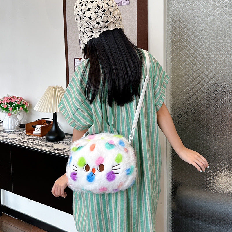 Plush bag with playful cat design Bowlift
