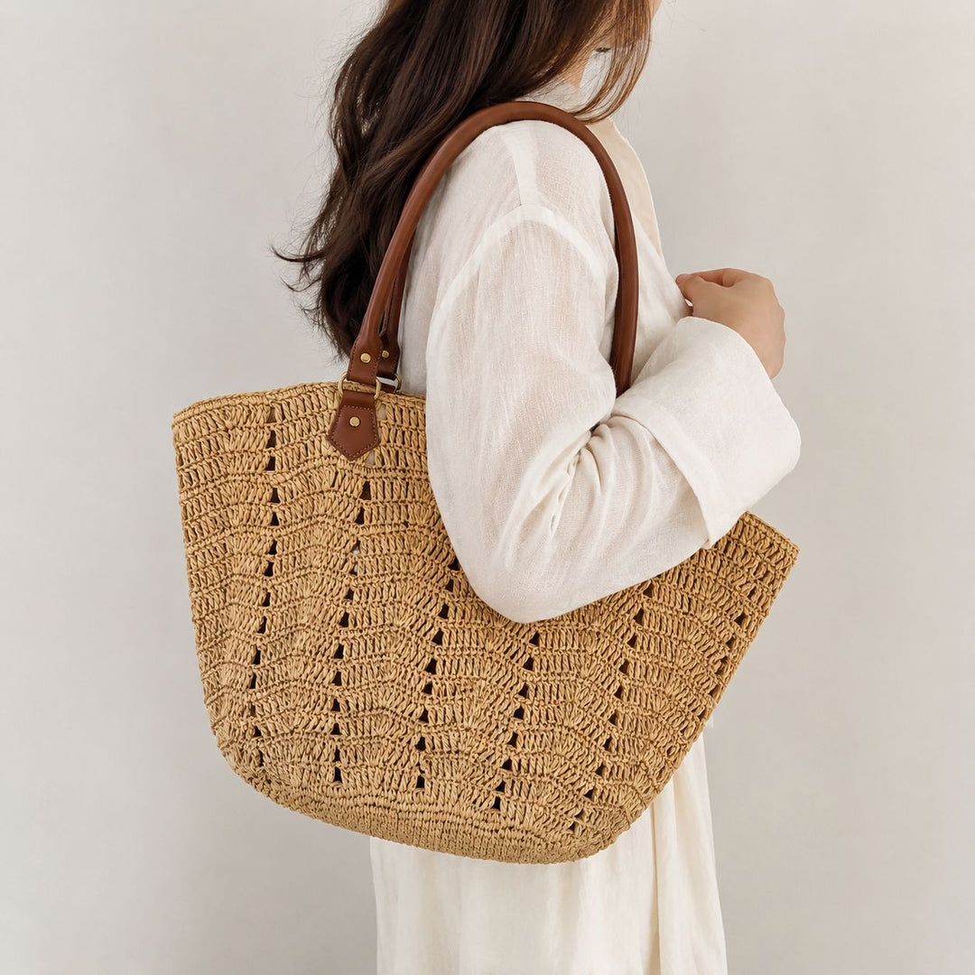 Beach chair bag with braided design and comfortable leather handles Bowlift