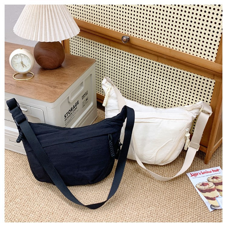 Comfortable shoulder bag with practical compartments Bowlift