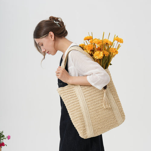 Elegant and Durable Beach Bag Bowlift