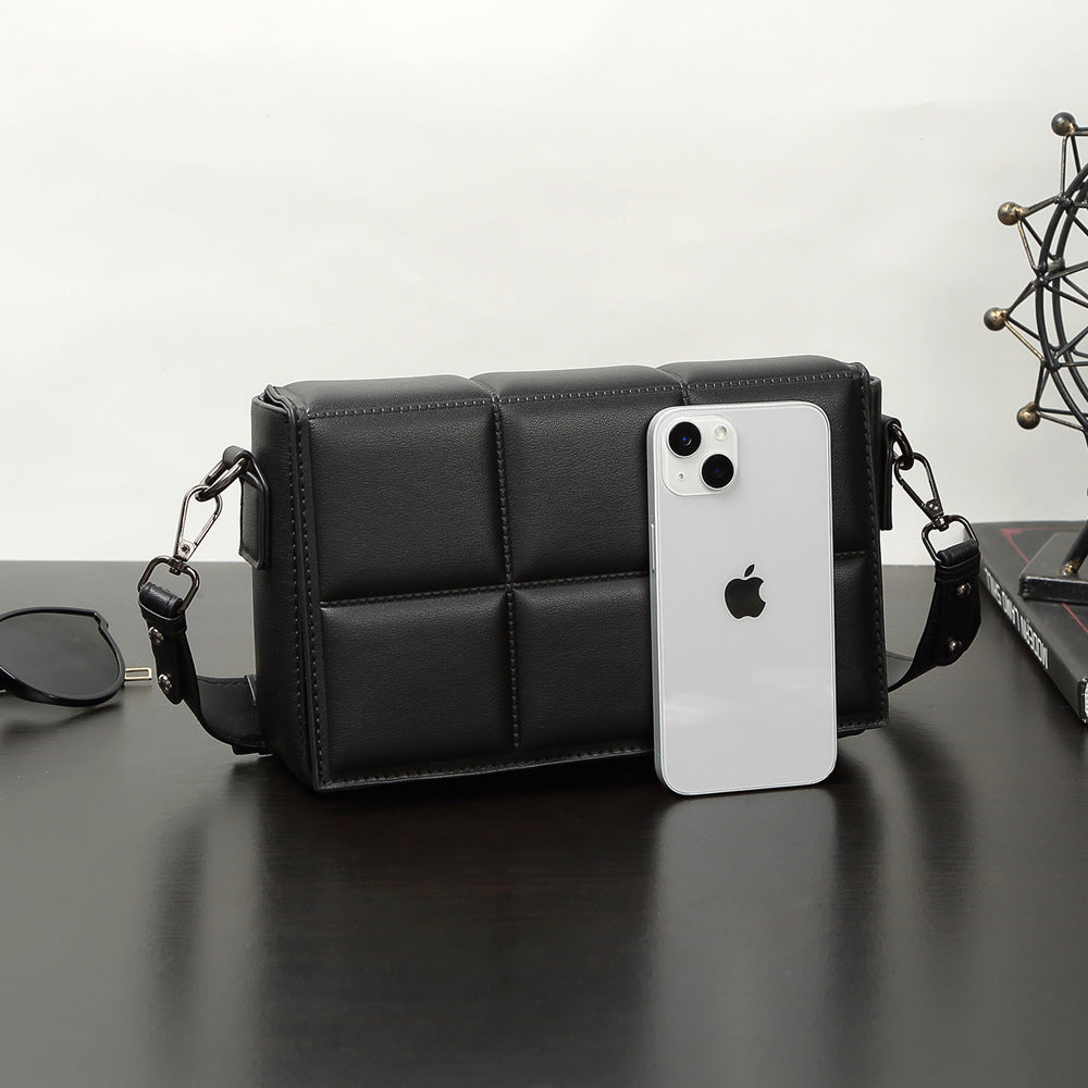 Practical Shoulder Bag in Modern Design Bowlift