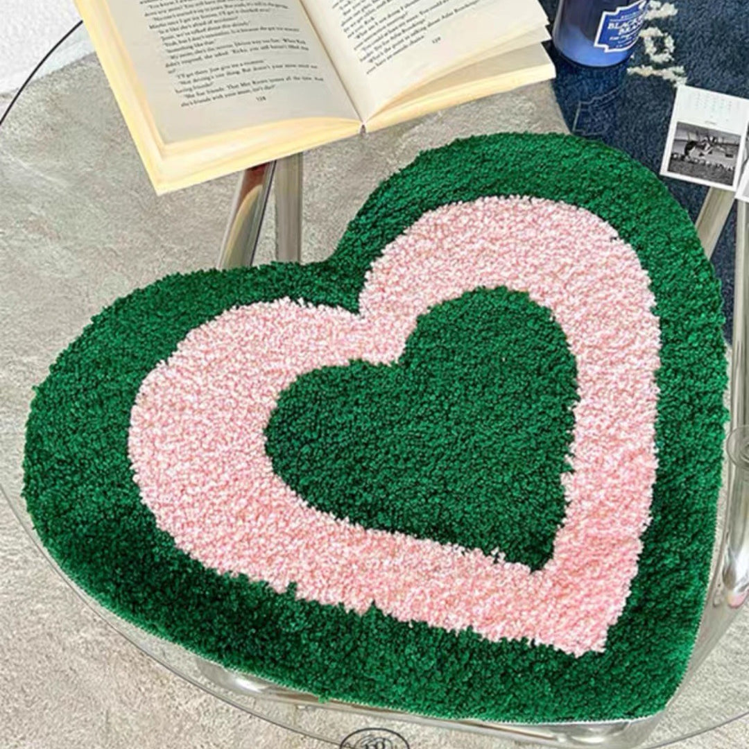 Heart-Shaped Plush Bath Mat Bowlift
