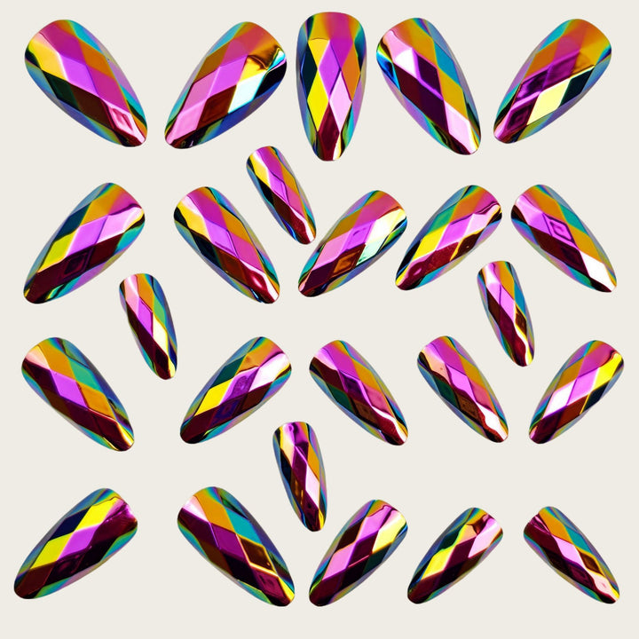 Artificial nails with elegant diamond patterns Bowlift