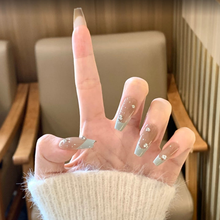 Glossy Press-On Nail Art Bowlift