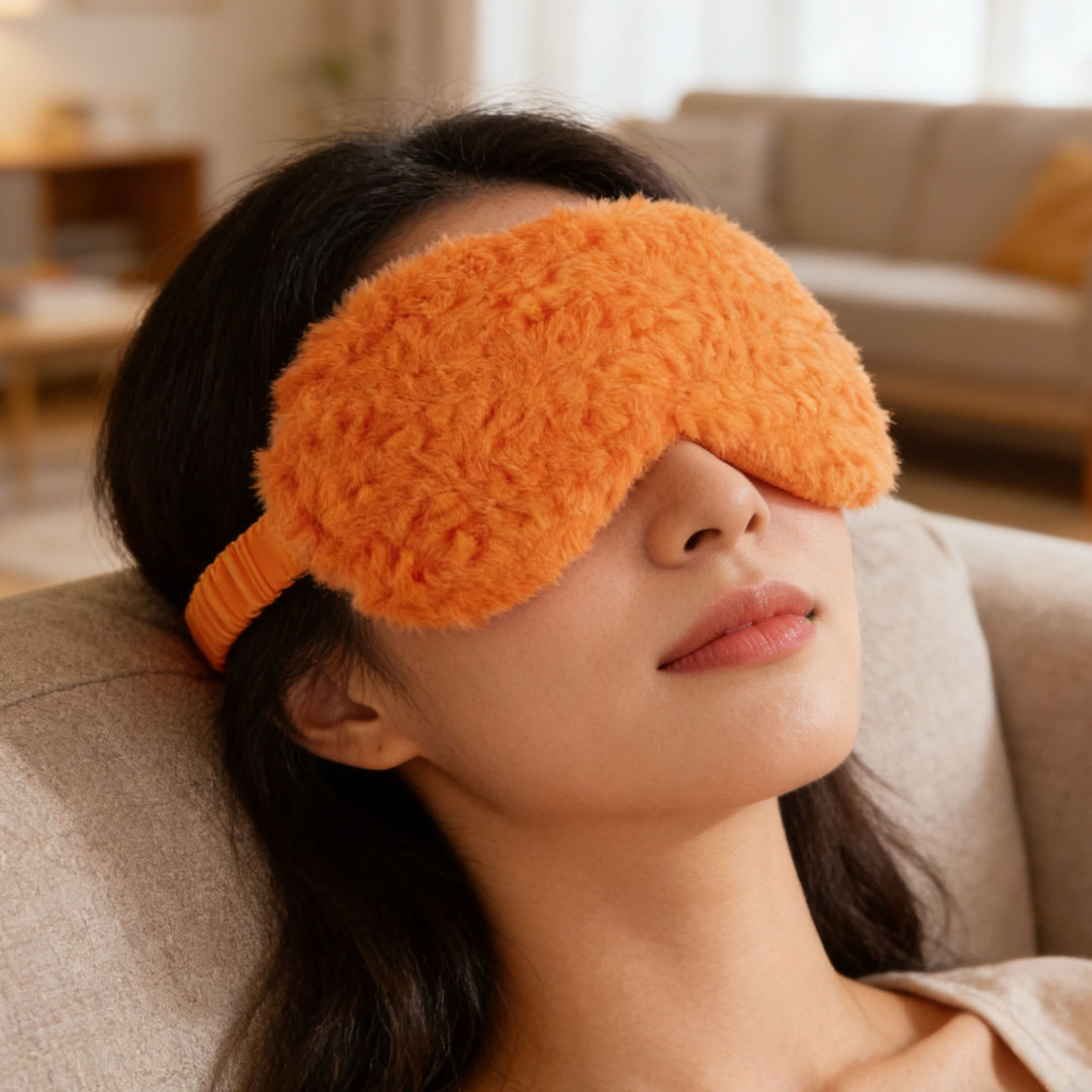 Women's luxury sleep mask with voluminous faux fur cover and softly padded eye area Bowlift
