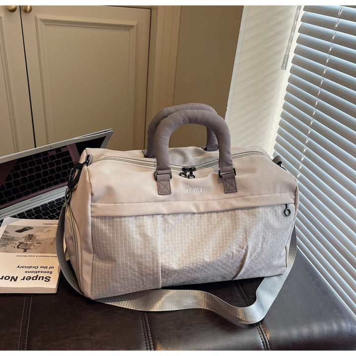Versatile Multi-Pocket Travel Weekender Bag