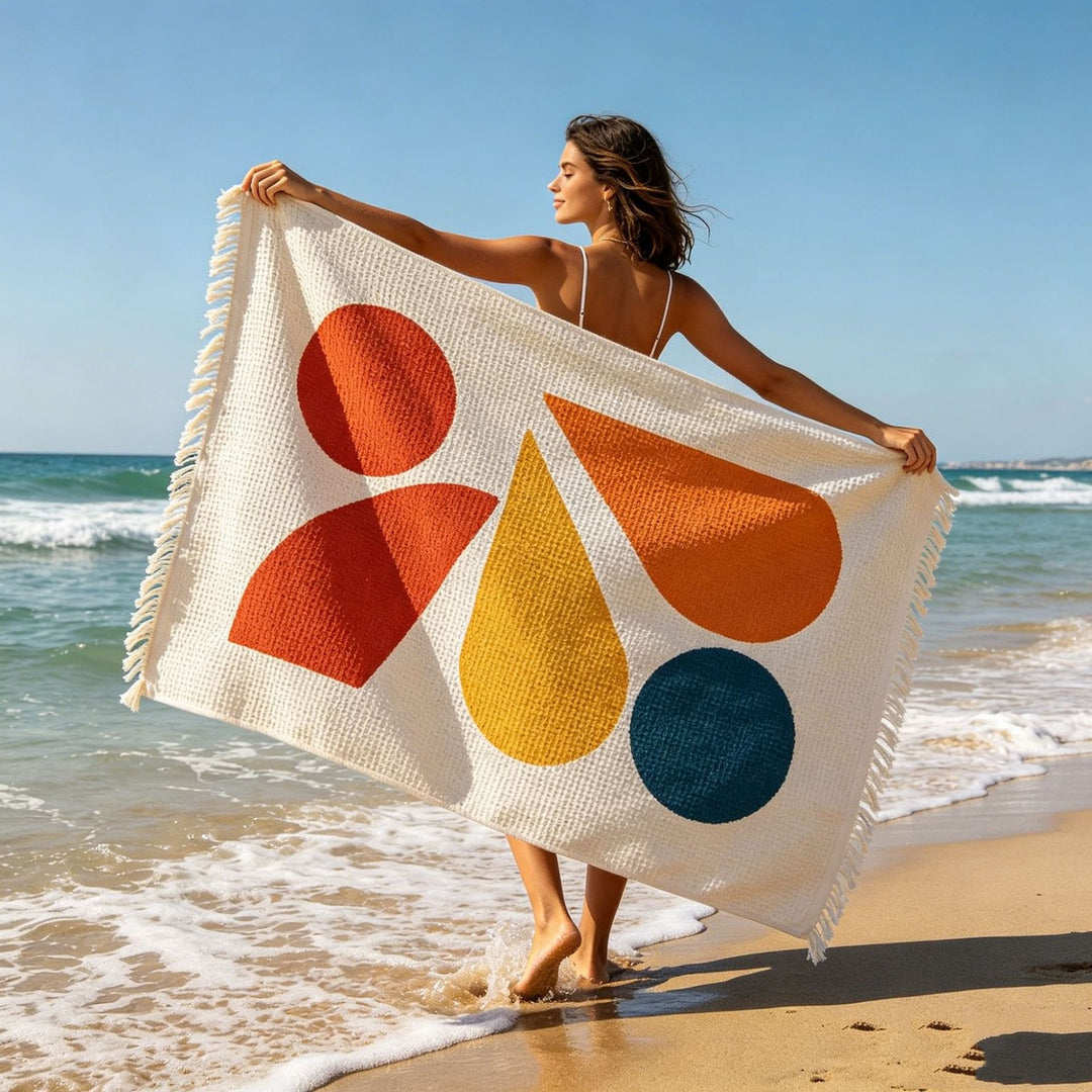 Beach blanket with exotic flower and leaf pattern Bowlift
