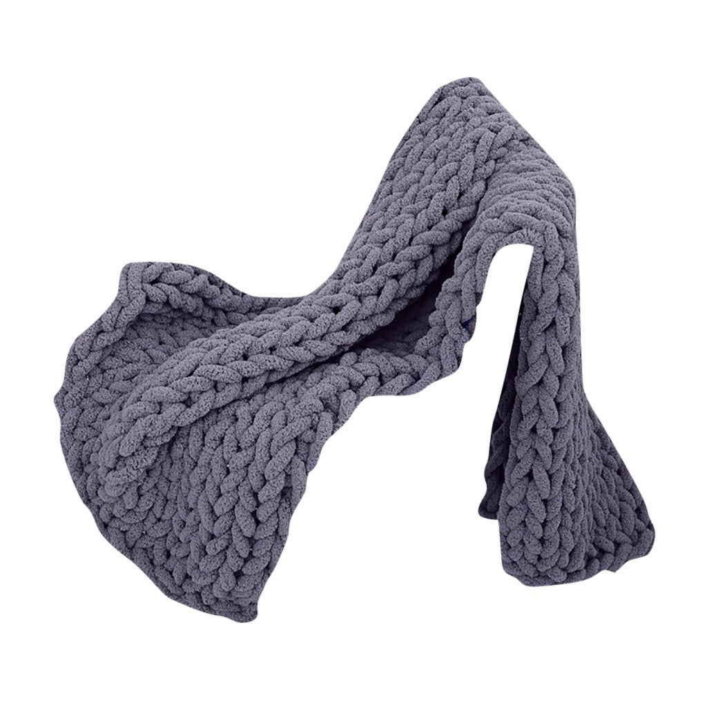Oversized chunky knit throw blanket with plush chenille yarn Bowlift