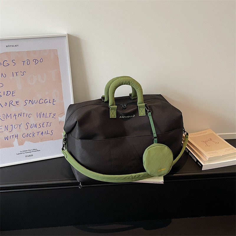 Elegant Travel Bag with Practical Accessories Bowlift