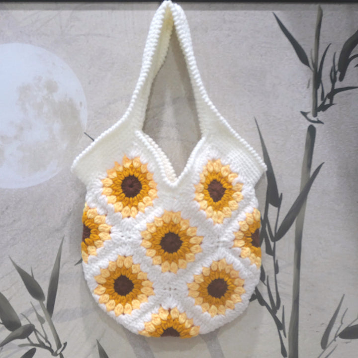 Handmade macrame bag with sunflower motif Bowlift