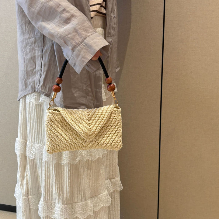 Bag with stylish integrated handle Bowlift