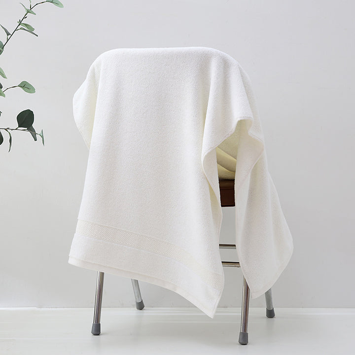 Luxurious Terry Bath Towel With Stylish Border Bowlift