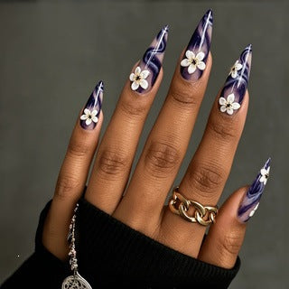 Artificial nails in elegant floral design Bowlift
