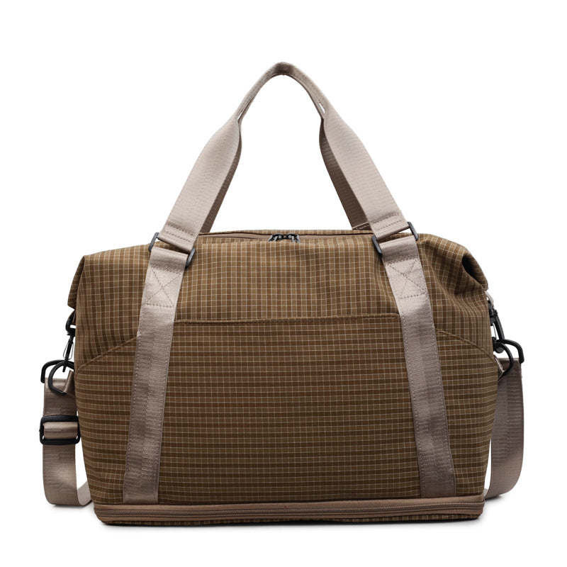 Sporty travel bag with practical storage and adjustable shoulder straps Bowlift