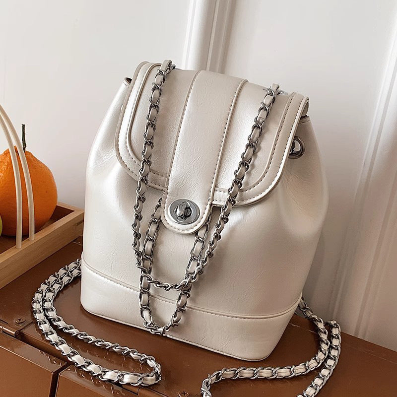 Chic Chain-accented Bucket Handbag Bowlift