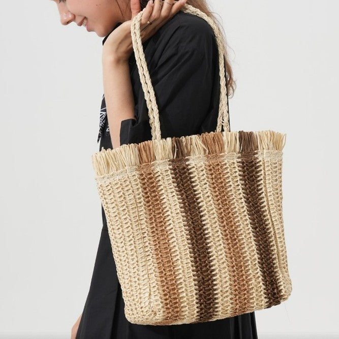 Beach bag with desirable fringe design Bowlift