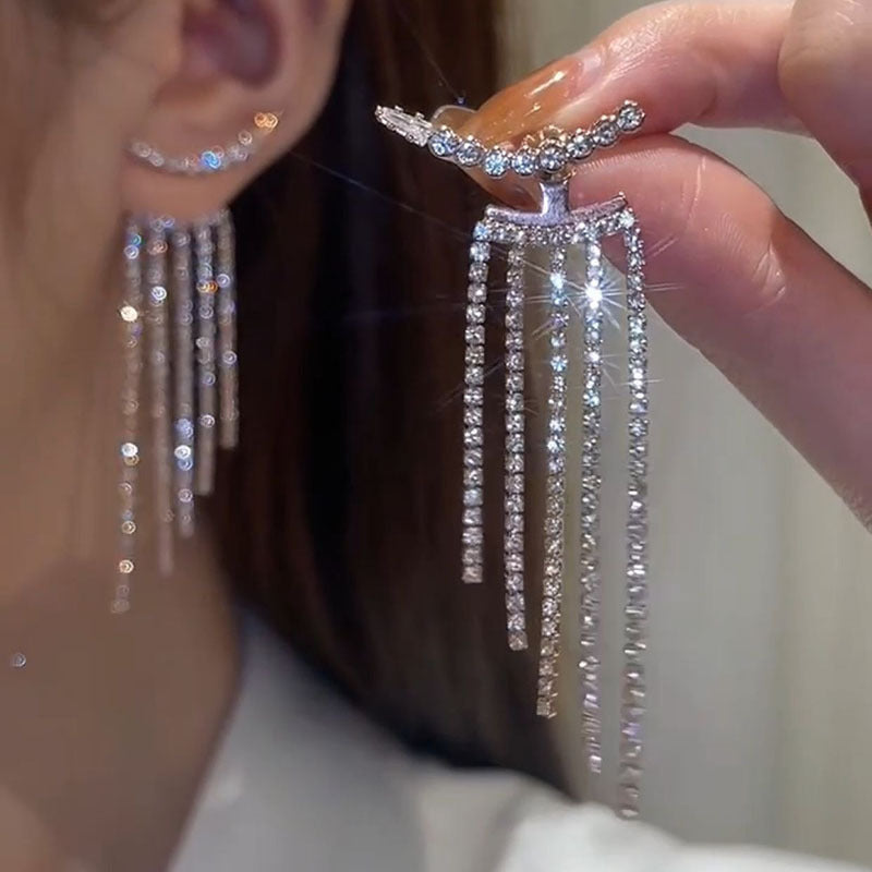 Sparkling earrings with drop design Bowlift