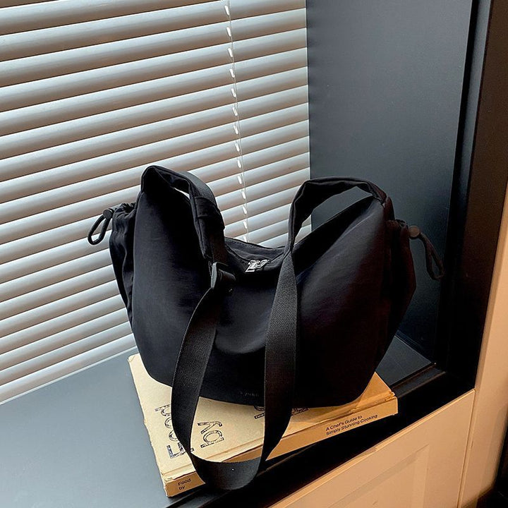 Relaxed Sling Bag Bowlift