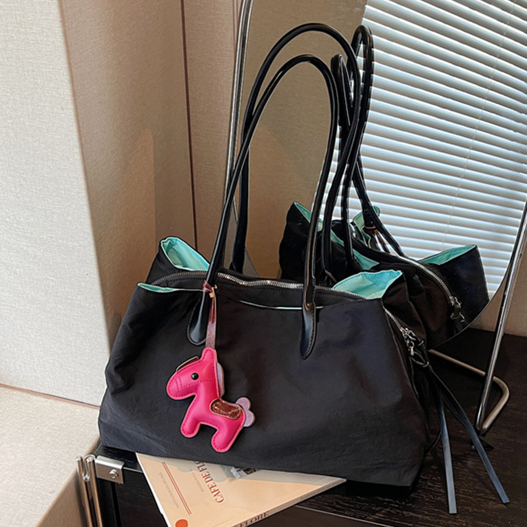 Elegant Tote Bag with Zipper and Practical Interior Pockets Bowlift