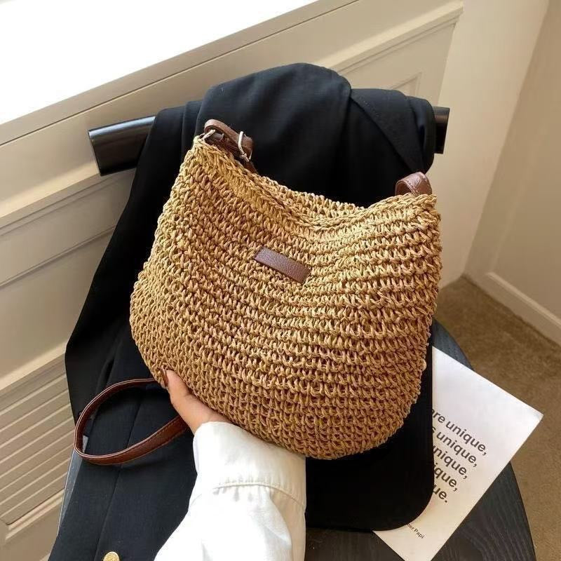 Practical handbag made of woven natural material Bowlift
