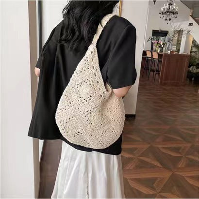 Crochet handbag Bowlift