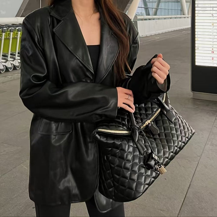 Stylish and Practical Travel Bag Bowlift