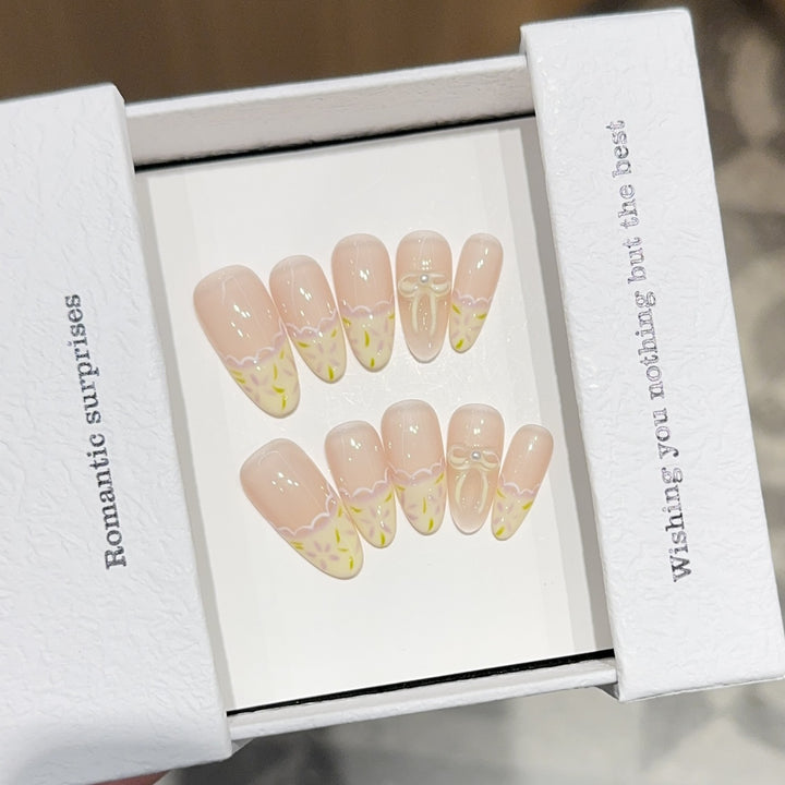 Artificial nails with romantic floral designs Bowlift