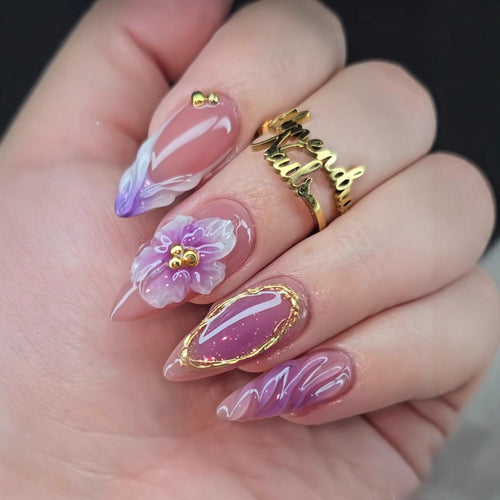 Artificial nails with intricate flower and glitter design Bowlift
