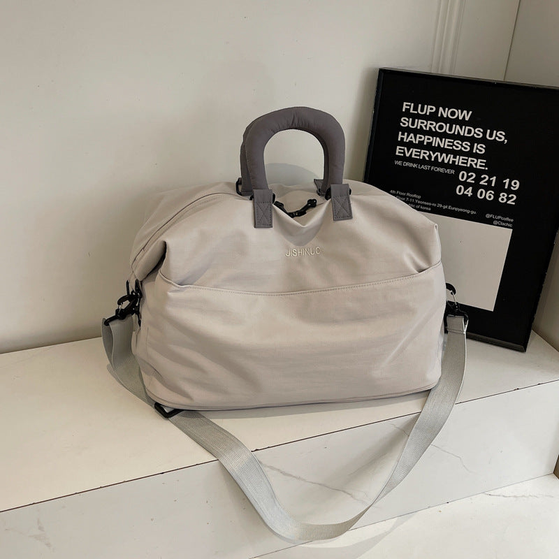Robust Travel Bag with Practical Compartments Bowlift
