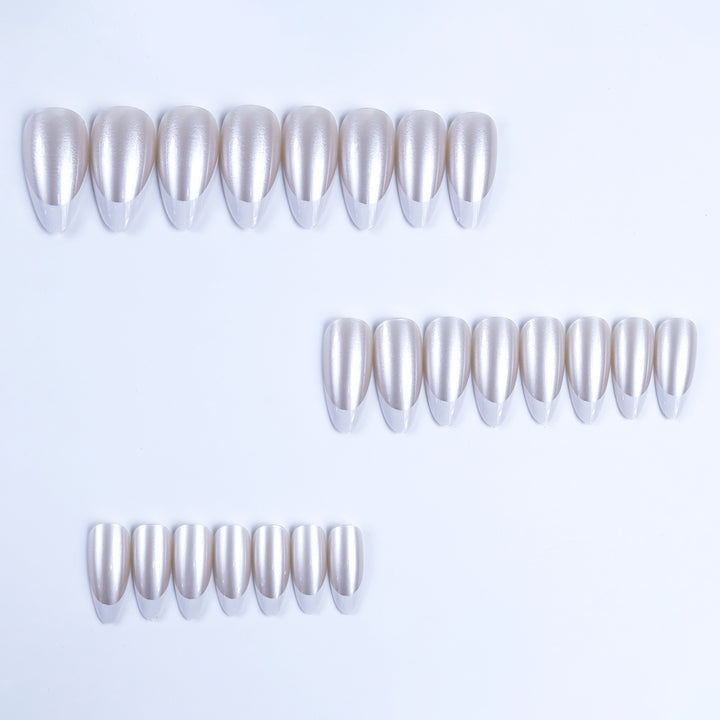 Artificial nails with elegant French design and high-gloss finish Bowlift