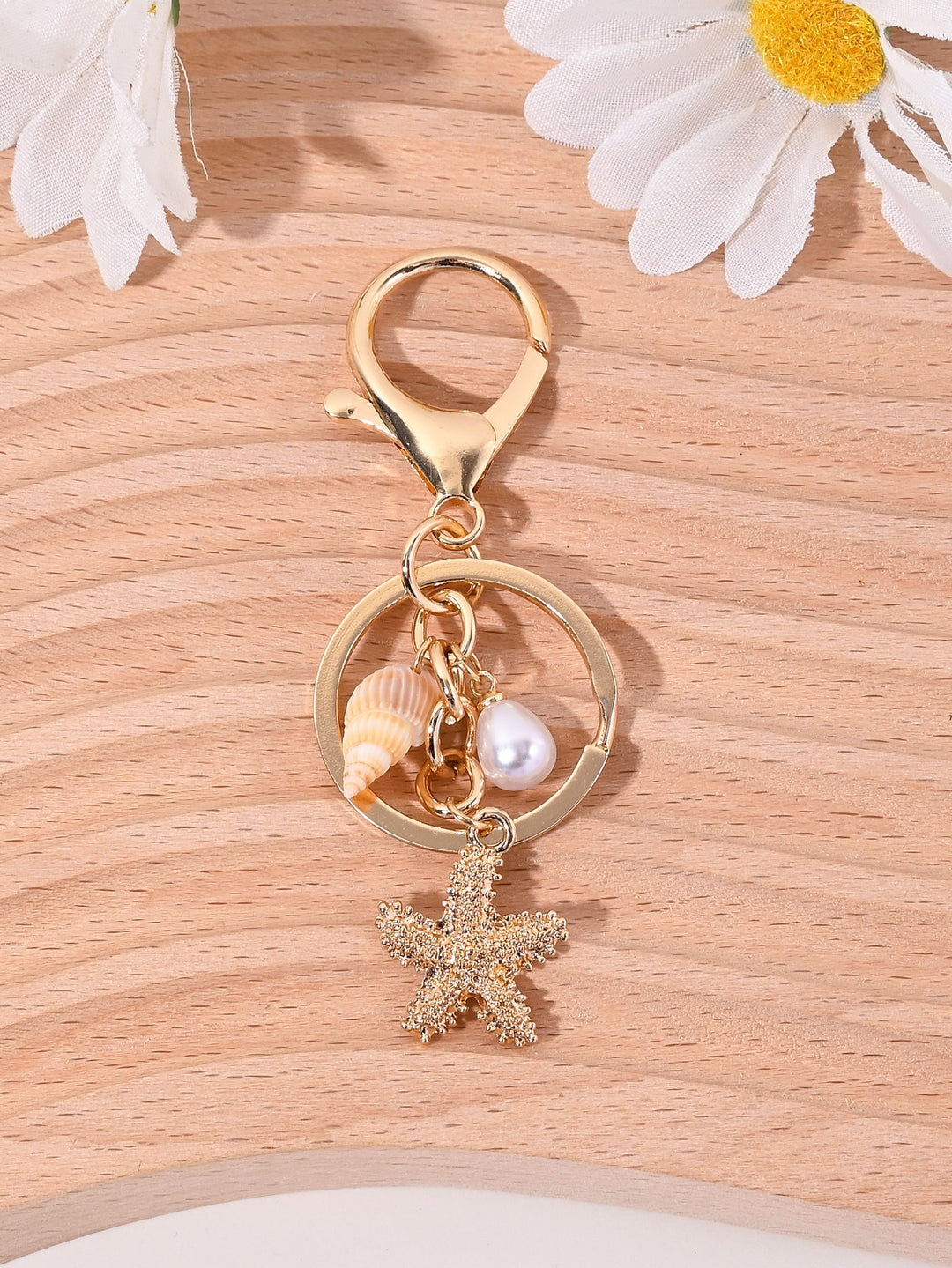 Keychain with Maritime Star Motif Bowlift