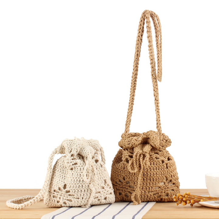 Hand-knotted shoulder bag with floral patterns Bowlift