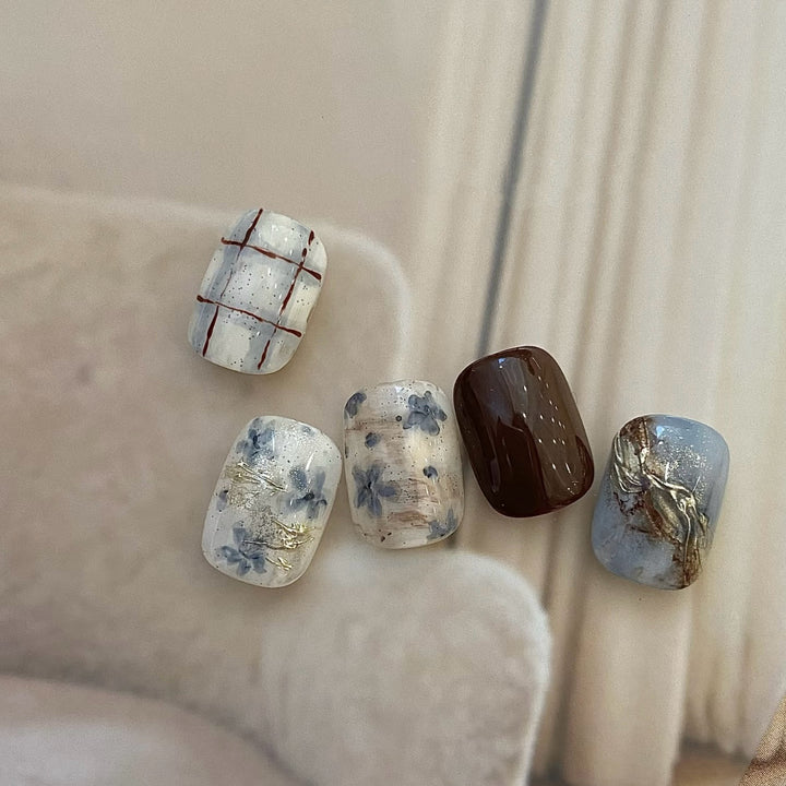 Elegant Artistic Nail Art Set