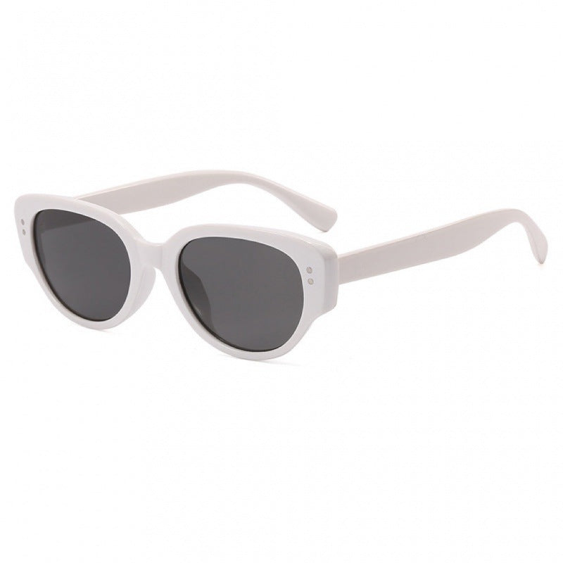 Retro-Inspired Cat Eye Sunglasses Bowlift