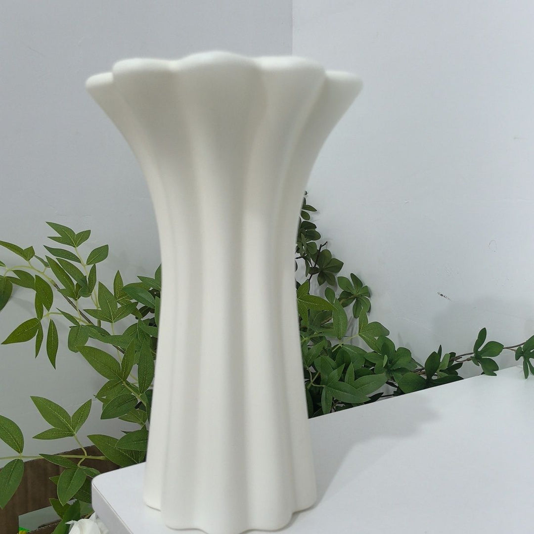 Sculpted Decorative Floral Vase Bowlift