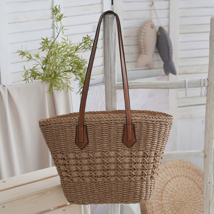 Handmade shopping and beach bag made from natural materials Bowlift