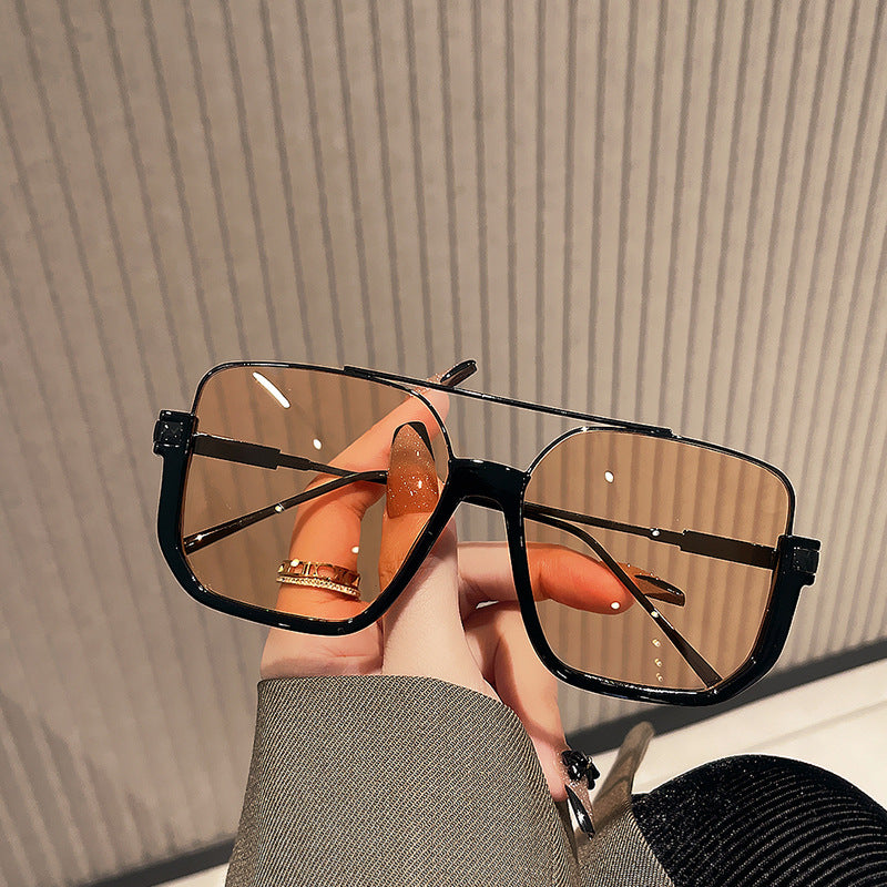 Women oversized sunglasses with trendy square frame and protective UV filter Bowlift