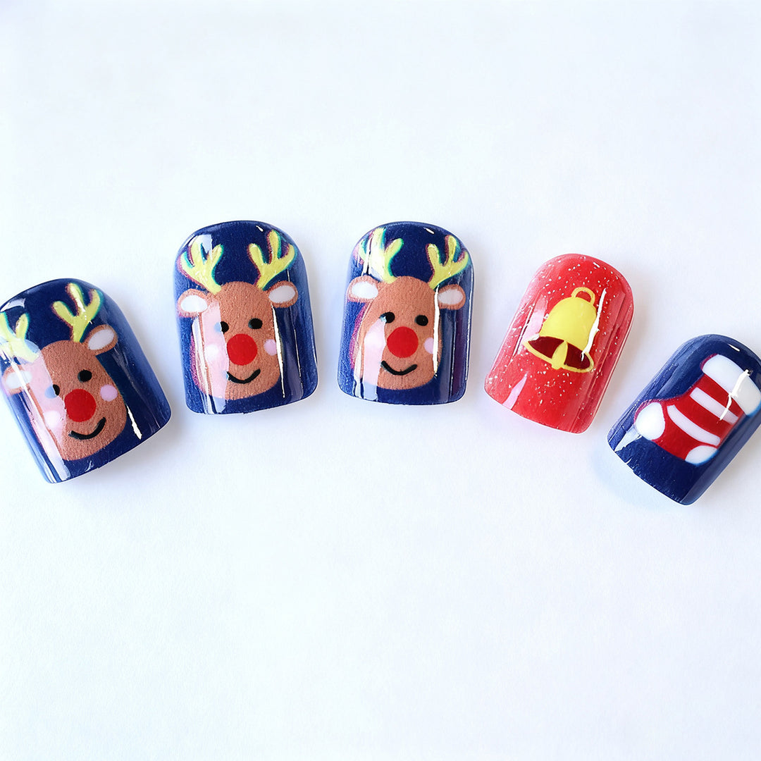 Festive artificial nails with Christmas design Bowlift
