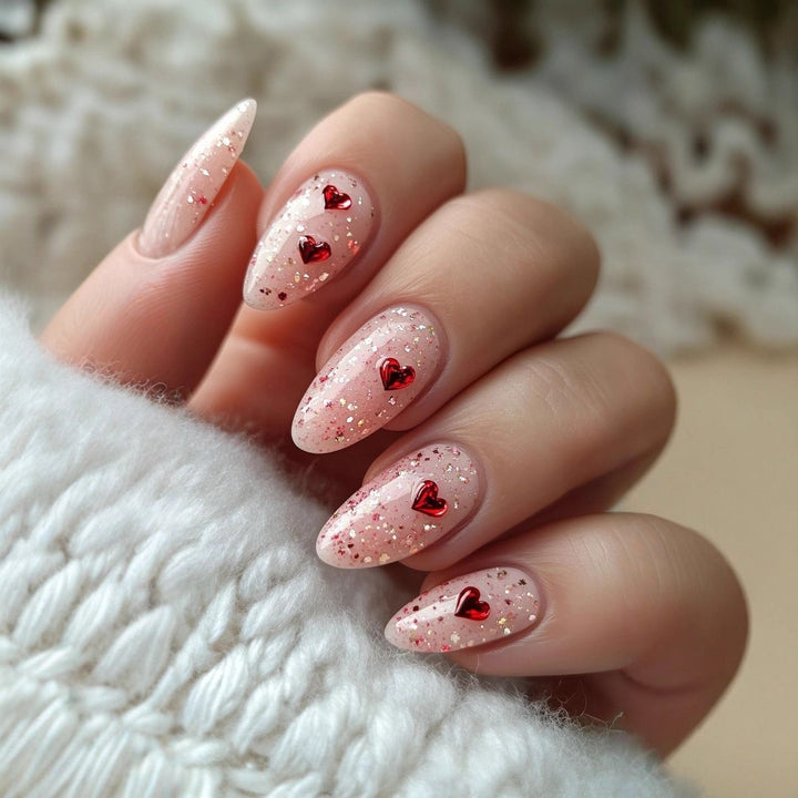 Artificial nails with romantic heart design and fine accents Bowlift