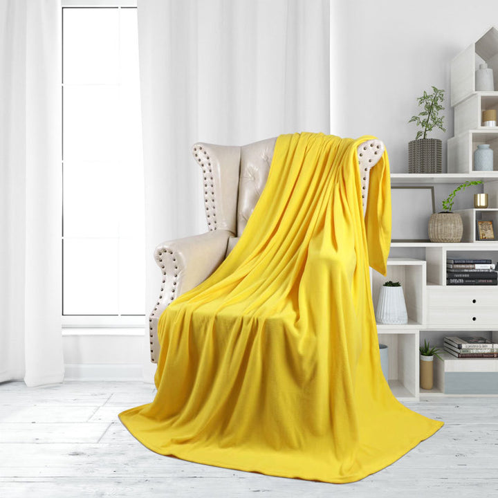 Ladies luxurious and cuddly living room blanket Bowlift