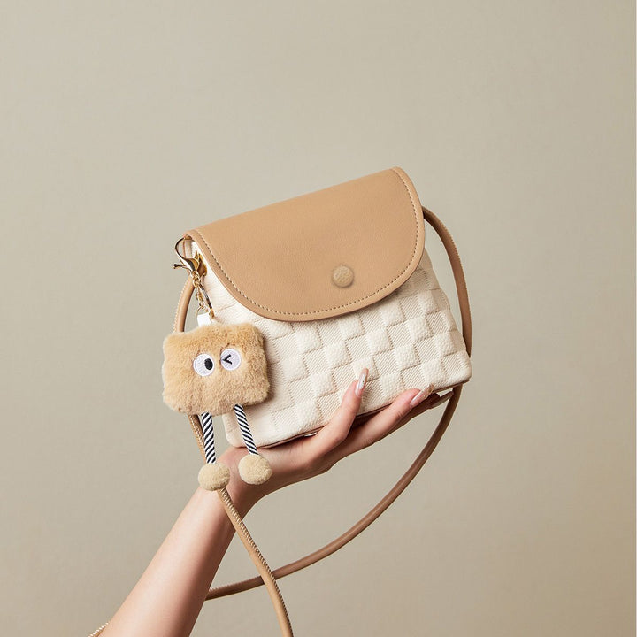 Charming Textured Crossbody Bag Bowlift