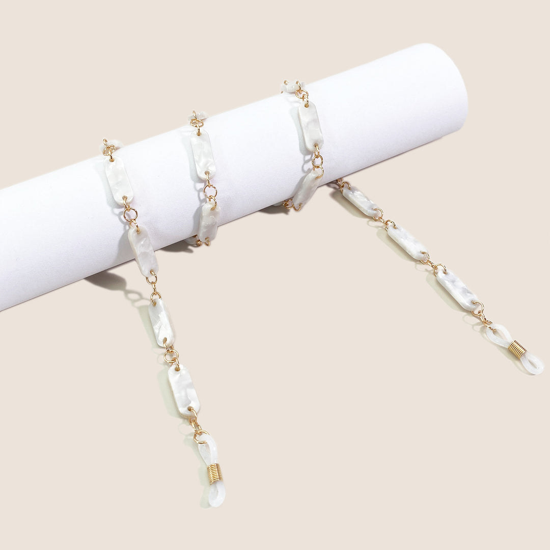 Chic Tortoiseshell Eyewear Chain Bowlift