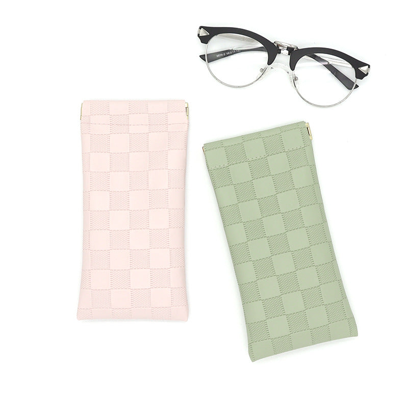 Fashionable Checkered Pouch Bowlift