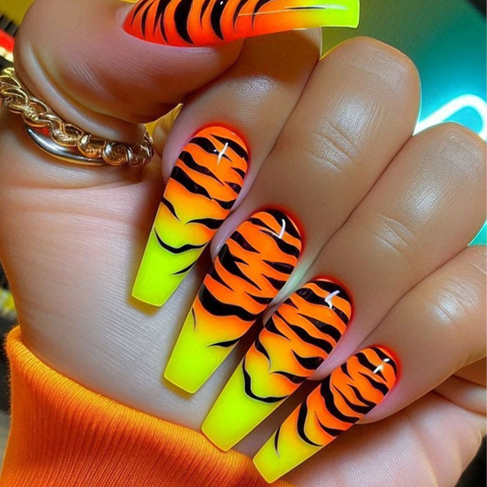 Creative art nails with tiger design Bowlift